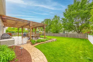 725 Delacourte Ave, Bolingbrook, IL 60490 - Photo 27