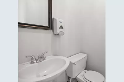 822 Dekalb Avenue, Sycamore, IL 60178 - Photo 11