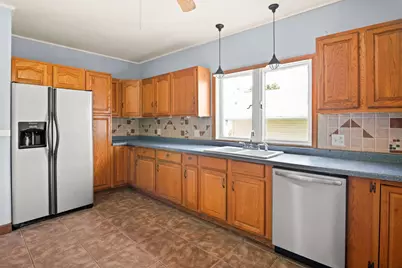 822 Dekalb Avenue, Sycamore, IL 60178 - Photo 5