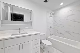 5 N Wabash Ave, Chicago, IL 60602 - Photo 31