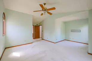 629 Dogleg Ln, Bartlett, IL 60103 - Photo 7