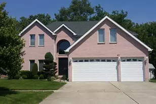 211 N Prospect Ave, Streamwood, IL 60107 - Photo 1