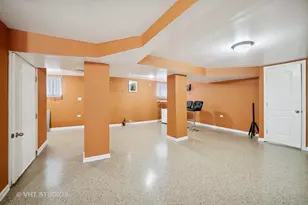 558 N Crystal St, Elgin, IL 60123 - Photo 15