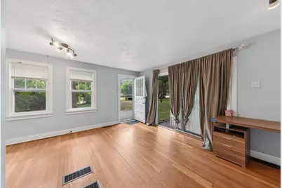 38554 N Lincoln Avenue, Spring Grove, IL 60081 - Photo 7