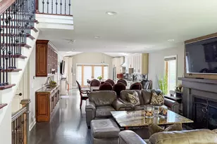 1052 Margret St, Des Plaines, IL 60016 - Photo 7