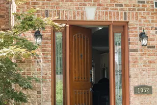 1052 Margret St, Des Plaines, IL 60016 - Photo 3