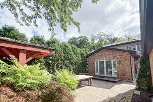 1052 Margret St, Des Plaines, IL 60016 - Photo 39