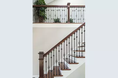 1052 Margret Street, Des Plaines, IL 60016 - Photo 5