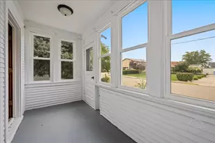 2001 3rd St, Peru, IL 61354 - Photo 5