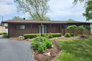 7713 Brookhaven Ave, Darien, IL 60561 - Photo 3