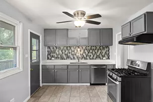 3425 Birchwood Dr, Hazel Crest, IL 60429 - Photo 11