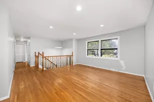 3425 Birchwood Dr, Hazel Crest, IL 60429 - Photo 9