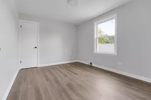 8647 S Kingston Ave, Chicago, IL 60617 - Photo 19