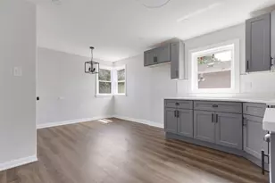 8647 S Kingston Ave, Chicago, IL 60617 - Photo 15