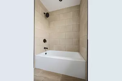 8647 S Kingston Avenue, Chicago, IL 60617 - Photo 11