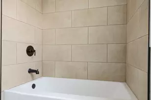 8647 S Kingston Ave, Chicago, IL 60617 - Photo 11