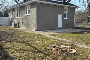 124 S Raynor Ave, Joliet, IL 60436 - Photo 3