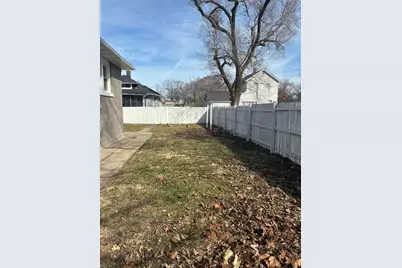 124 S Raynor Avenue, Joliet, IL 60436 - Photo 5