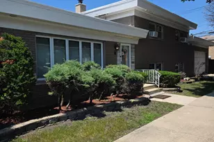 9456 S Calumet Ave, Chicago, IL 60619 - Photo 1