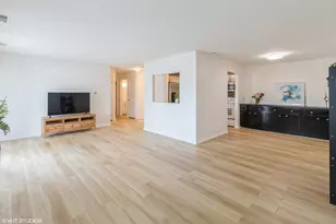 3110 Pheasant Creek Dr, Northbrook, IL 60062 - Photo 3