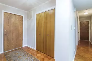 601 Lake Hinsdale Dr, Willowbrook, IL 60527 - Photo 9