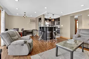 7048 O'Connell Dr, Chicago Ridge, IL 60415 - Photo 3