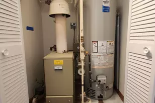 9810 Warren Ave, Oak Lawn, IL 60453 - Photo 15