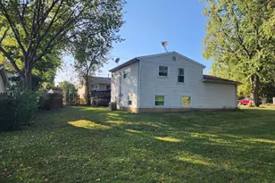 905 Buena Vista Dr, Round Lake Beach, IL 60073 - Photo 25