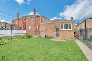 10348 S Rhodes Ave, Chicago, IL 60628 - Photo 15