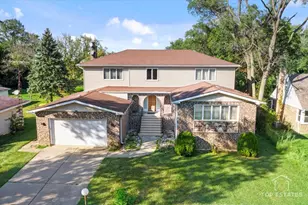 17W508 Hawthorne Ave, Wood Dale, IL 60191 - Photo 1