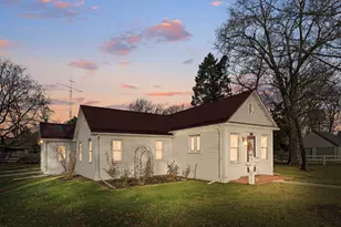 516 W 2nd St, Momence, IL 60954 - Photo 1