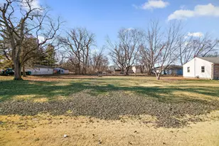 104 S English St, Braidwood, IL 60408 - Photo 13