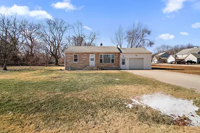104 S English Street, Braidwood, IL 60408 - Photo 1