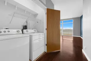 1610 W Fullerton Ave, Chicago, IL 60614 - Photo 17