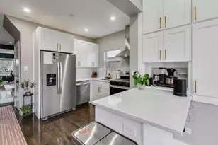 5524 N Luna Ave, Chicago, IL 60630 - Photo 11