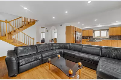 9131 Delphia Avenue, Des Plaines, IL 60016 - Photo 5