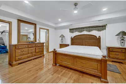 9131 Delphia Avenue, Des Plaines, IL 60016 - Photo 9