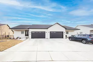 25200 S Westwind Dr, Channahon, IL 60410 - Photo 1