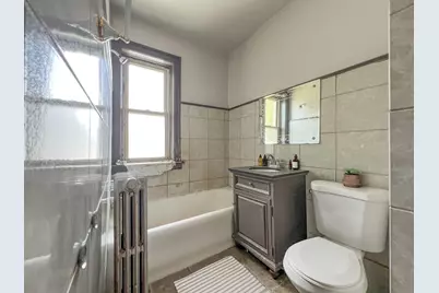 7951 S Muskegon Avenue, Chicago, IL 60617 - Photo 9