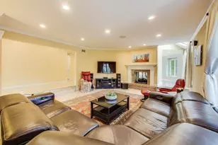 1920 Wedgewood Dr, Lake Forest, IL 60045 - Photo 15