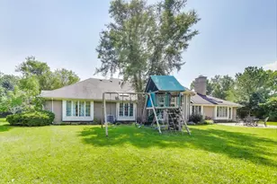 1920 Wedgewood Dr, Lake Forest, IL 60045 - Photo 51