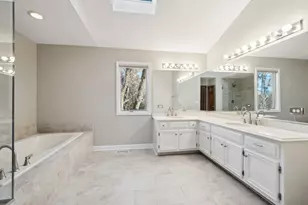 22835 S Woodcrest Ln, Kildeer, IL 60047 - Photo 19