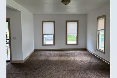 110-112 E Frank Street, Freeport, IL 61032 - Photo 7