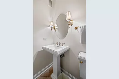 25 E Superior Street #605, Chicago, IL 60611 - Photo 9