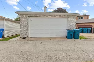 6916 W Forest Preserve Dr W, Harwood Heights, IL 60706 - Photo 17