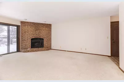 105 Carol Court #C-1, Pontiac, IL 61764 - Photo 9