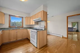 605 W Fabyan Pkwy, Geneva, IL 60134 - Photo 5