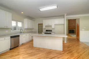 39W380 Armstrong Ln, Geneva, IL 60134 - Photo 11