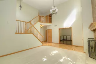 39W380 Armstrong Ln, Geneva, IL 60134 - Photo 3