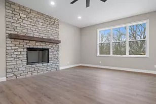 8556 Carberry Ln, Roscoe, IL 61073 - Photo 9